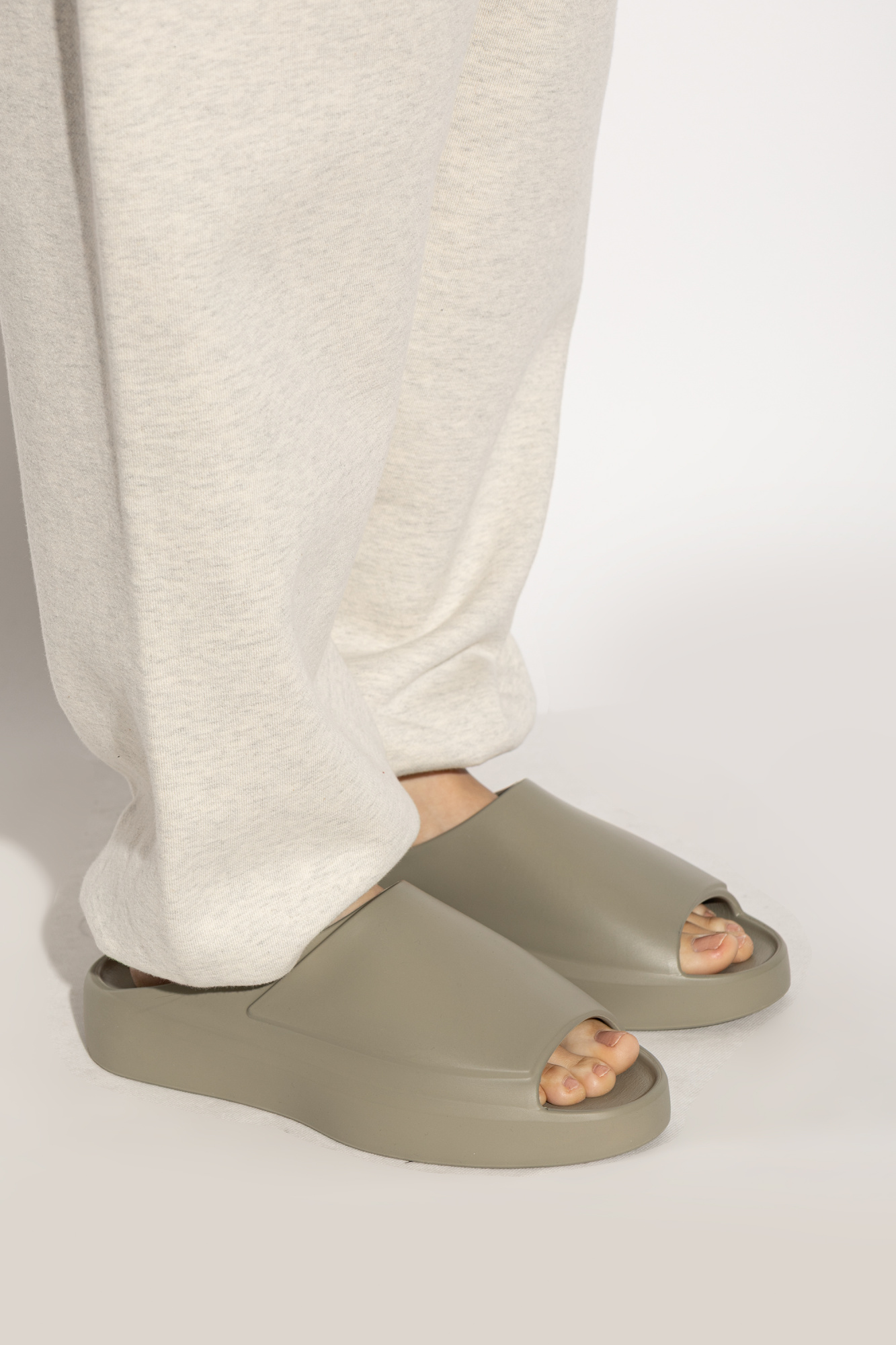 Fear Of God Essentials 'Los Feliz' slides | Women's | Vitkac